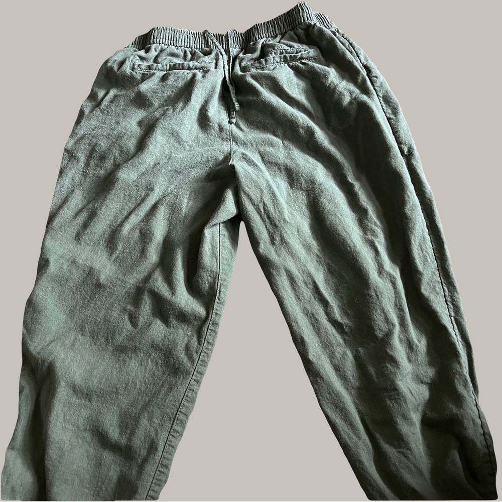 green calf length pants